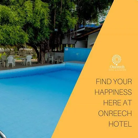 Onreech Hotel Seeduwa 3*,
