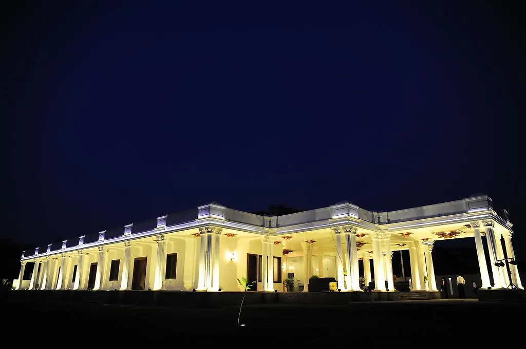 Onreech Hotel Seeduwa 3*,
